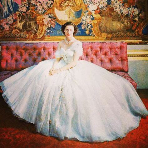 prinzessin dior|Cream Dior dress of Princess Margaret .